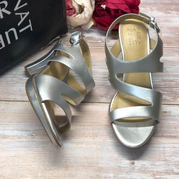 Naturalizer Women's Dee Slingbackheels Heeled Sandal in silver! ✨US size 7.5W - Picture 1 of 10